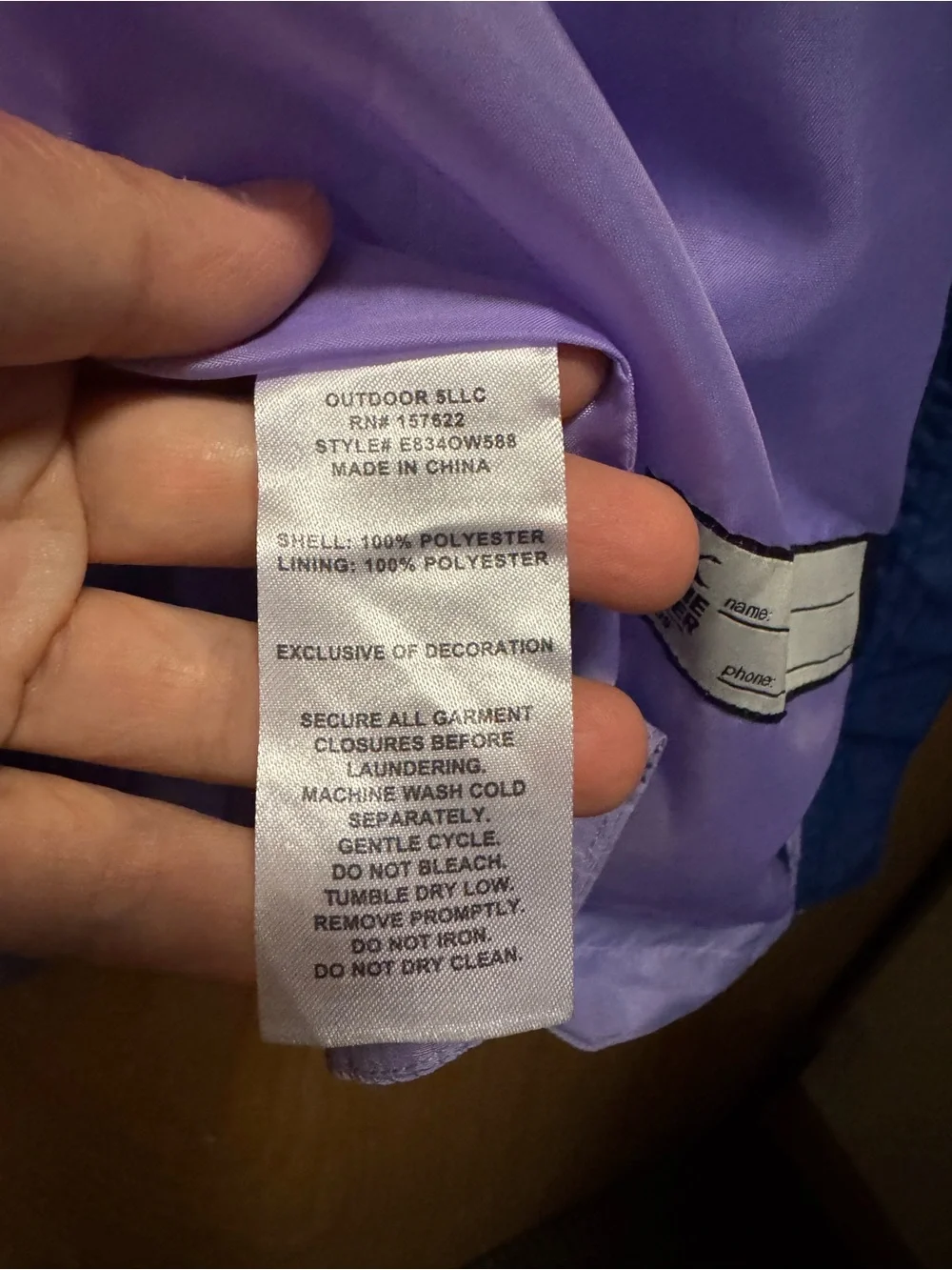 NWOT Kids Eddie Bauer two toned windbreaker. Full zip, size kids Medium.